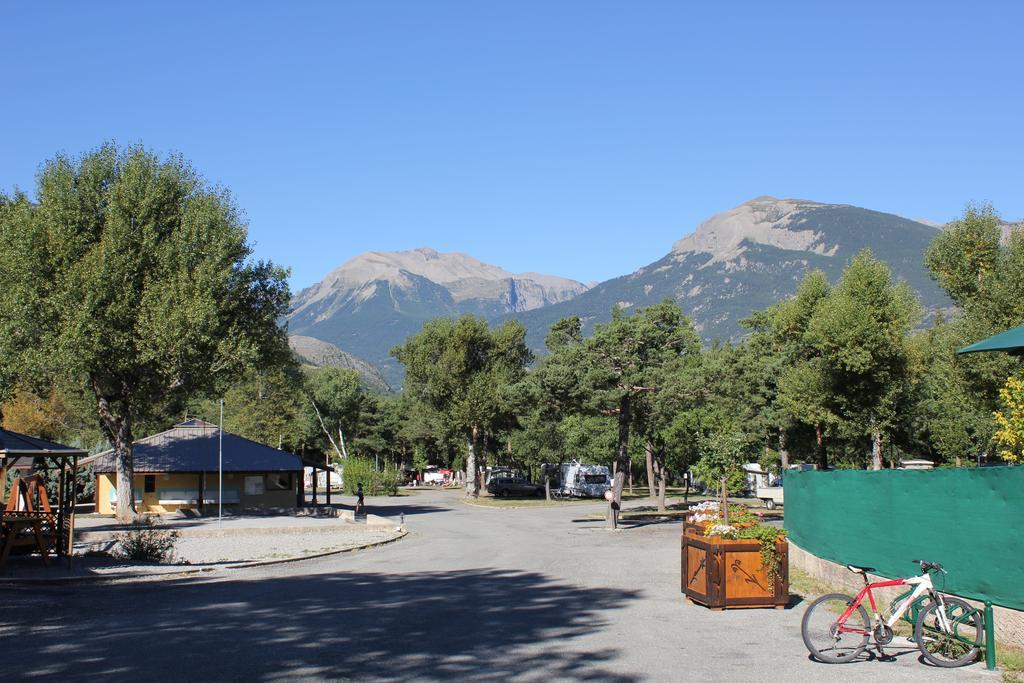 La Rochette Hotel Guillestre Exterior photo